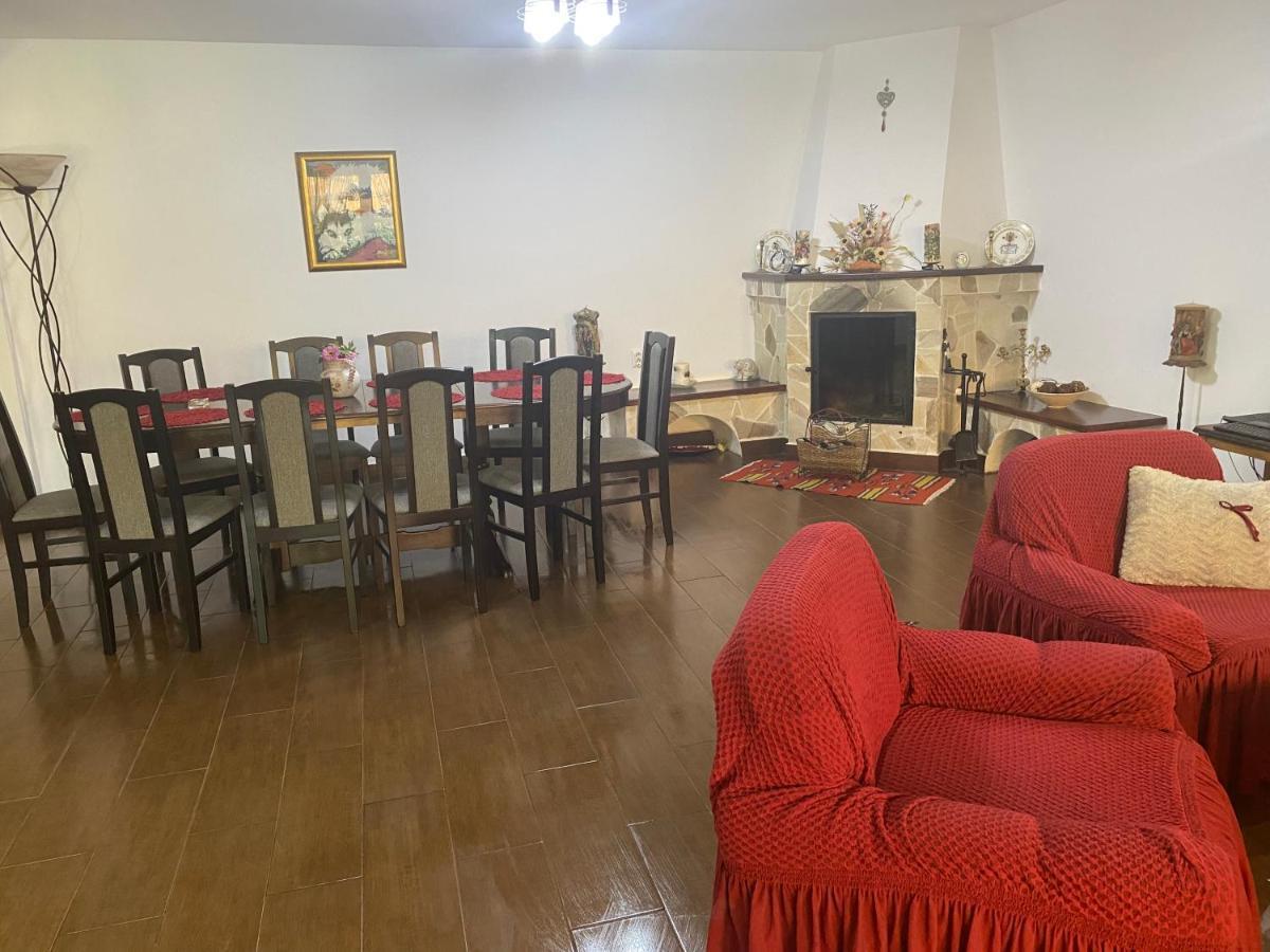 Casa Csiki Villa Rîşnov Kültér fotó