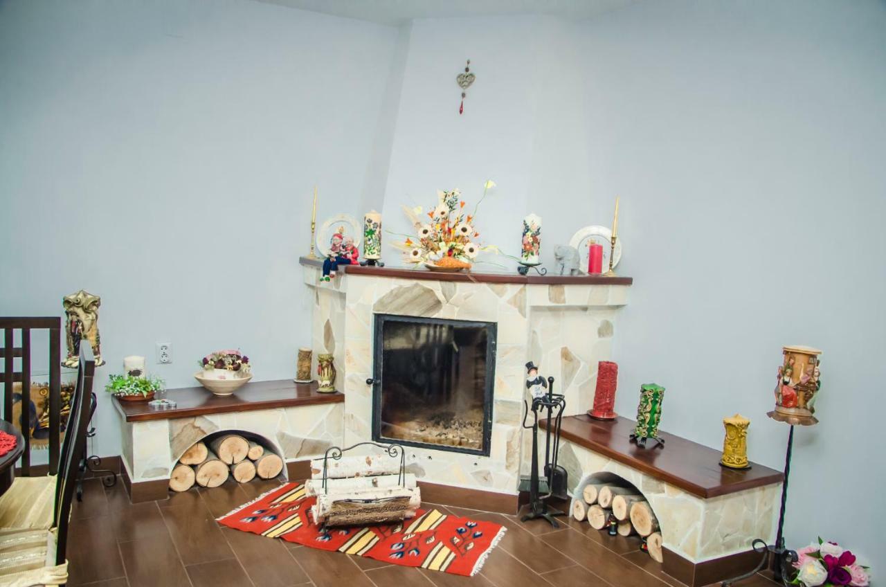 Casa Csiki Villa Rîşnov Kültér fotó